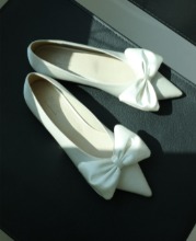 Pointy Ribbon Flat Shoes (Satin Cream)
